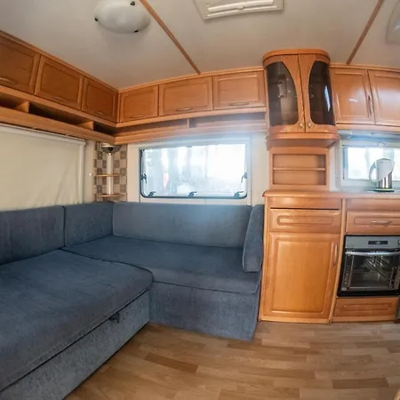 Kemp Przyczepy Kempingowe 6, Kite Crew *