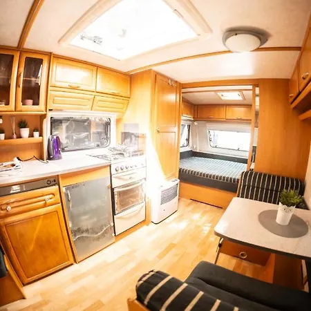 Kemp Przyczepy Kempingowe 6, Kite Crew *