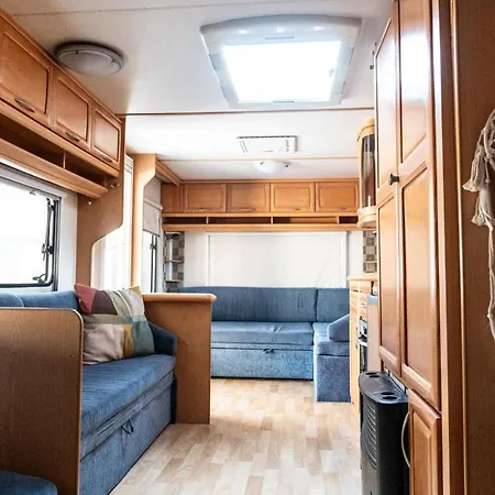 Przyczepy Kempingowe 6, Kite Crew Kemp