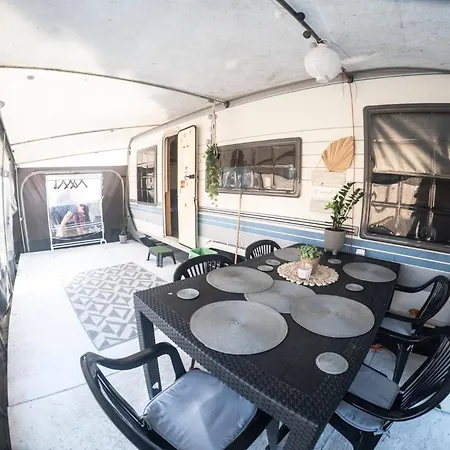 مكان تخييم Przyczepy Kempingowe 6, Kite Crew *