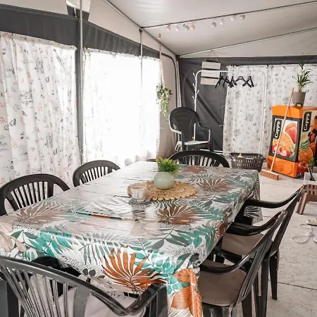 Przyczepy Kempingowe 6, Kite Crew Kemp Chałupy