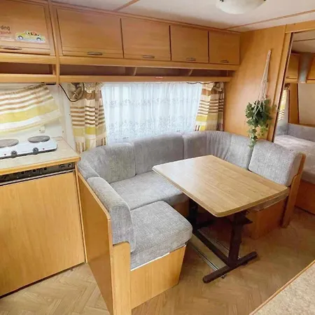 Przyczepy Kempingowe 6, Kite Crew Chałupy