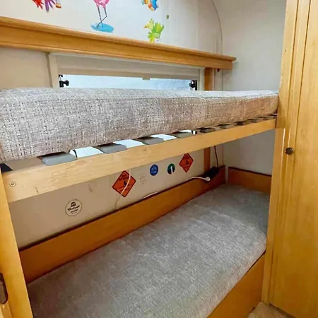 Przyczepy Kempingowe 6, Kite Crew * Chałupy