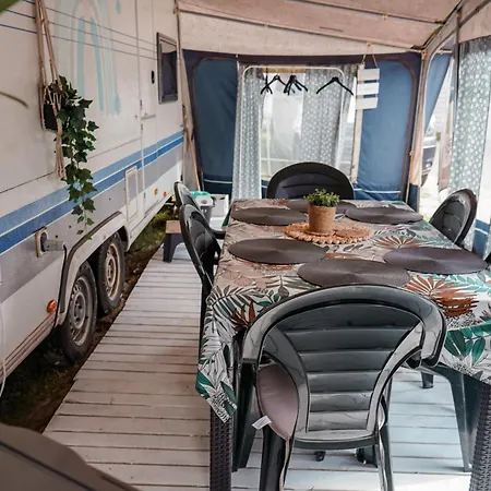 Przyczepy Kempingowe 6, Kite Crew