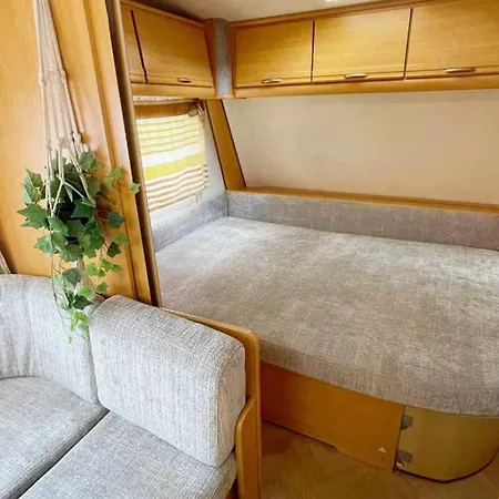 Przyczepy Kempingowe 6, Kite Crew Chałupy