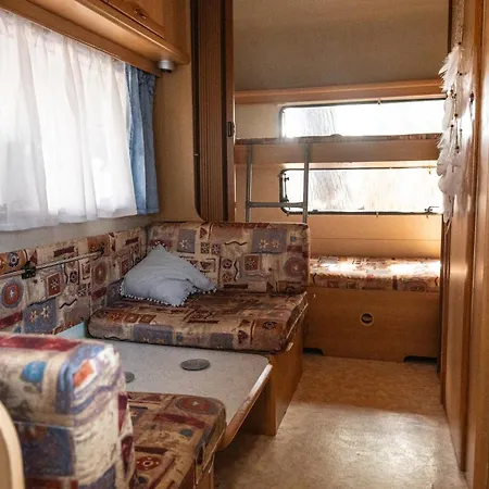 Przyczepy Kempingowe 6, Kite Crew