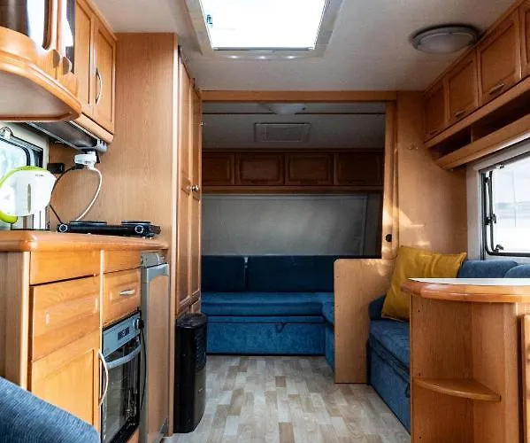 Przyczepy Kempingowe 6, Kite Crew