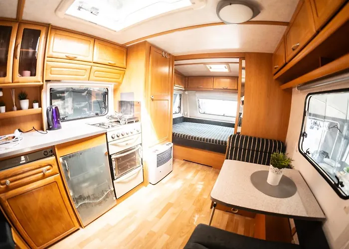 Przyczepy Kempingowe 6, Kite Crew * Chałupy