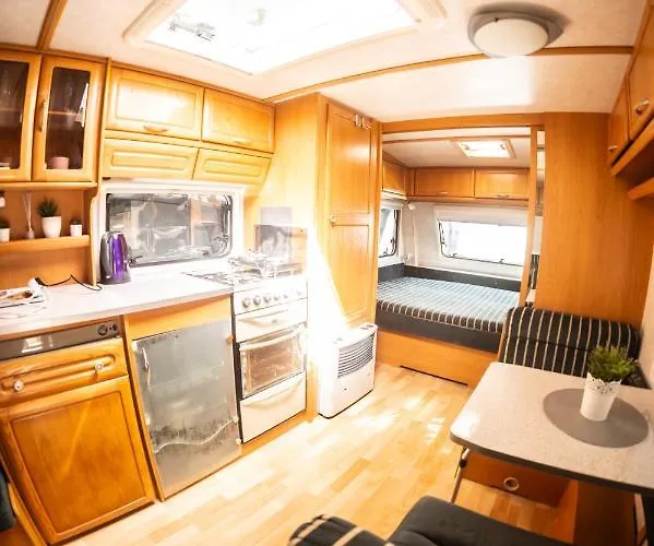 مكان تخييم Przyczepy Kempingowe 6, Kite Crew *