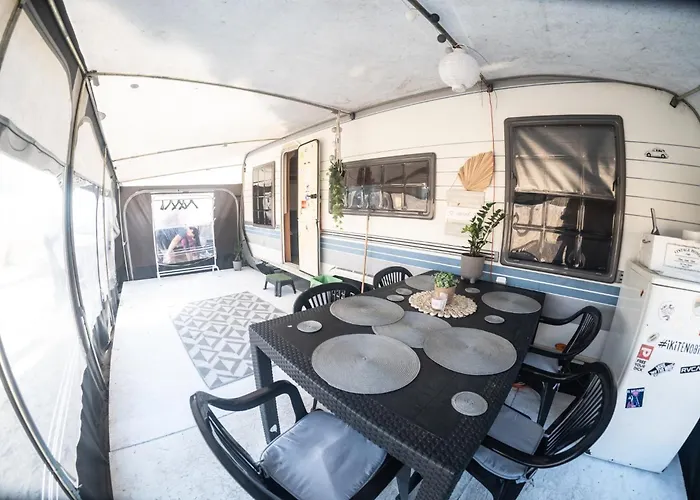 مكان تخييم Przyczepy Kempingowe 6, Kite Crew *