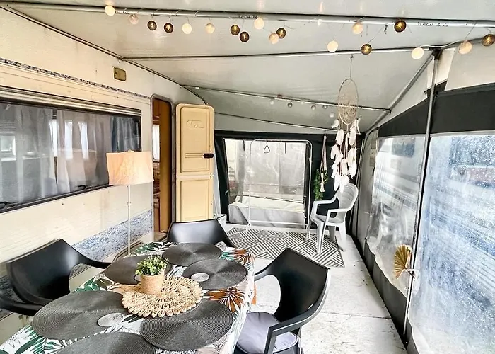 مكان تخييم Przyczepy Kempingowe 6, Kite Crew Chałupy